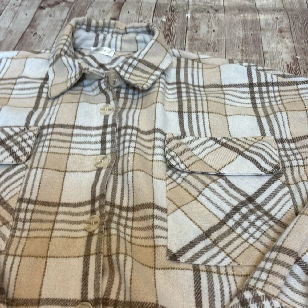 Oversized Plaid Button-Up Shacket - Picture 3 of 6